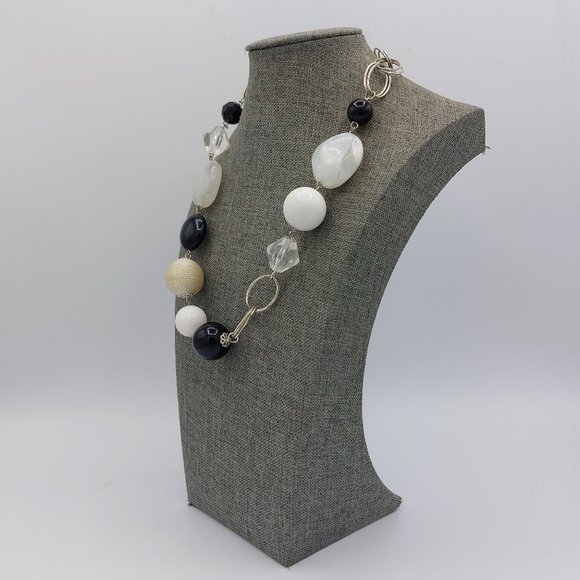 Black White Beaded Necklace Asymmetrical Silver Toned Chain Resin Beads 21" Long - Picture 2 of 11